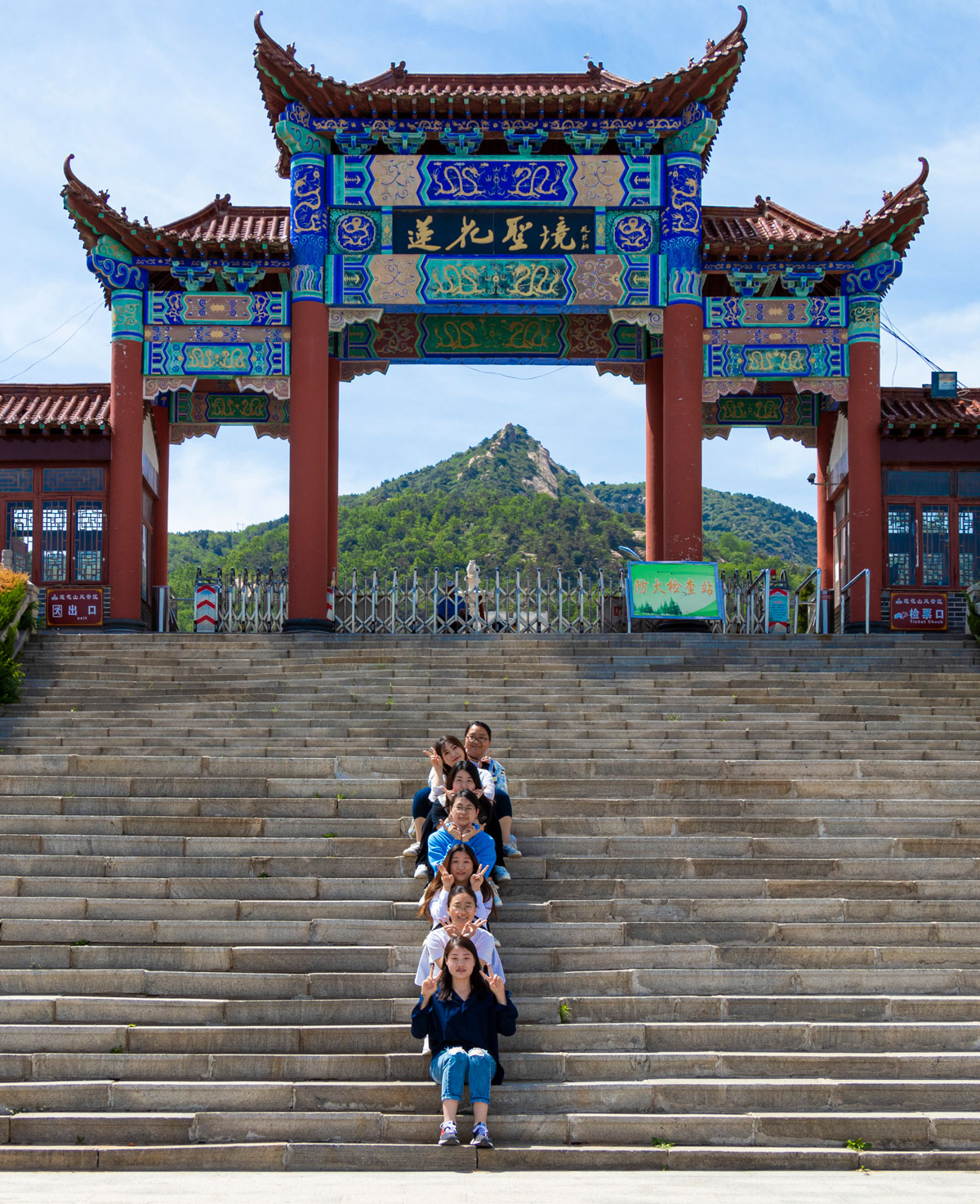 編輯部公衆号部、法務部、圖文(wén)部、配音(yīn)部合影(yǐng)